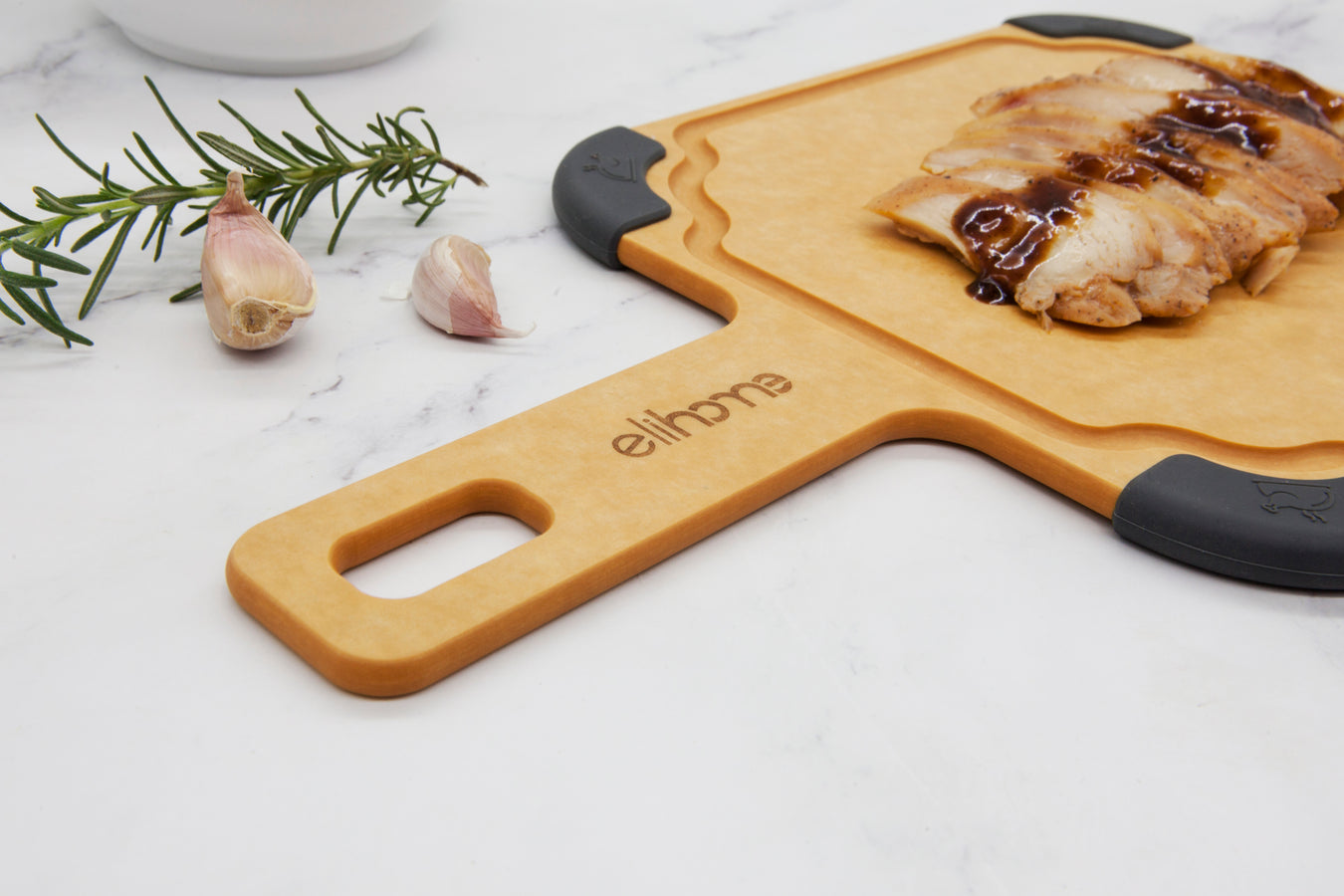 cutting board with handle 